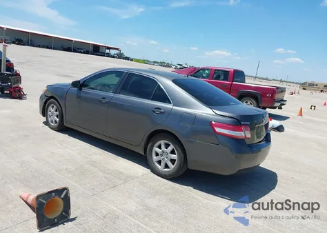 2011 Toyota Camry Le z USA, uszkodzony, nr VIN 4T1BF3EKXBU167542